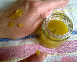 A remedy based on propolis and sea buckthorn oil
